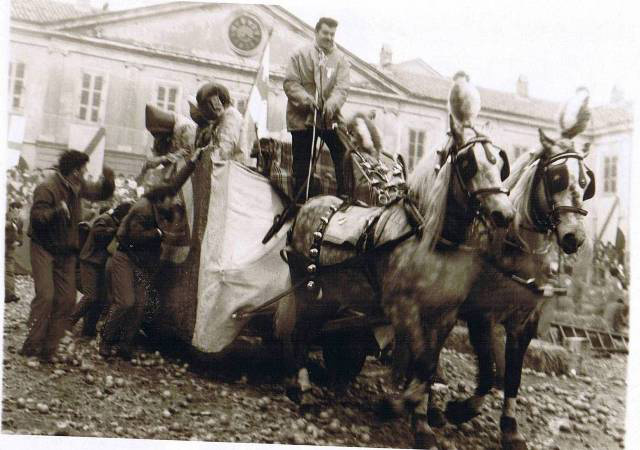 initial lineup canvas Il carnevale d'Ivrea: l'intervista ai suoi storici protagonisti - Il  Portale del Cavallo