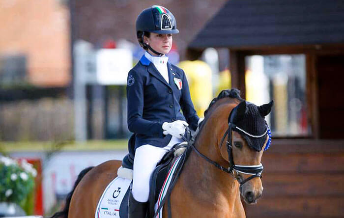 Virginia Spoenle terza nella kur pony di Hagen