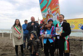Dino Pes è il Re del Palio sulla spiaggia, vince il comune di Cecina