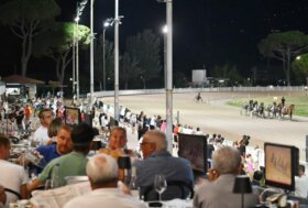 Ultima di agosto all’ippodromo Snai Sesana con un mercoledì dedicato alla città di Pescia e in pista sette corse con al centro la condizionata per i puledri