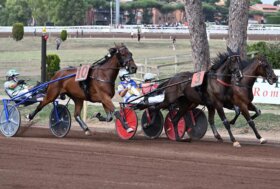 Sabato 21 settembre: batterie del Derby Italiano del Trotto e delle Oaks a Capannelle e domenica 22: galoppo con 5 listed di spessore di cui 2 per i cavalli arabi