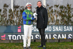 L’ippodromo Snai San Siro di Milano ha salutato il mese di gennaio con l’ultima giornata di trotto di giovedì 29 in cui Ghiaccio ‘FRIZZA’ tutti nella giornata che ricordava Cesare Meli e la Scuderia Bellosguardo