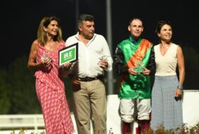 All’ippodromo Snai San Siro il martedì di galoppo prima della pausa estiva è nel segno di Anthaia che la spunta di giustezza nel Premio Città di Napoli