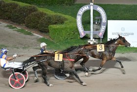 All’ippodromo Snai Sesana, nel preserale del venerdì, Ioan Jet impone la propria legge nella Condizionata per i 3 anni sul doppio chilometro per il Premio Diamond Way
