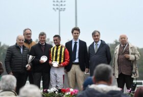 All’ipporomo Snai San Siro un’incredibile premio Verziere con piccola Piuma che batte in rimonta la favorita Revoir