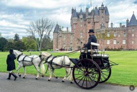 Attacchi: in carrozza al Castello di Glamis